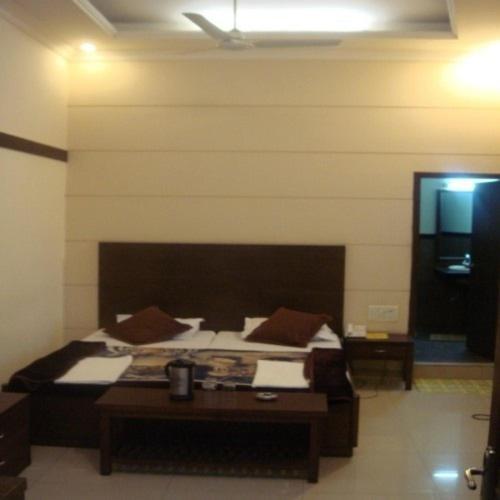 Vivek 2* New Delhi