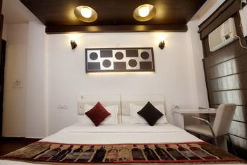 Hotel Oyo Rajouri Garden