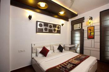 Oyo Rajouri Garden Hotel 3*