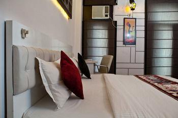Oyo Rajouri Garden New Delhi