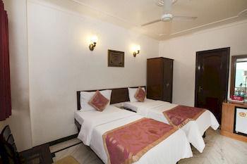 Hotel Fabhotel Lord New Delhi