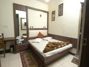 Shiv Palace Bed & Breakfast *