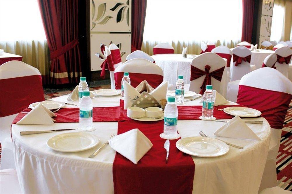 Hotel The Golden Palms & Spa, Delhi 4*
