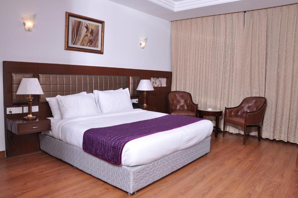 Hotel Lilywhite 3*
