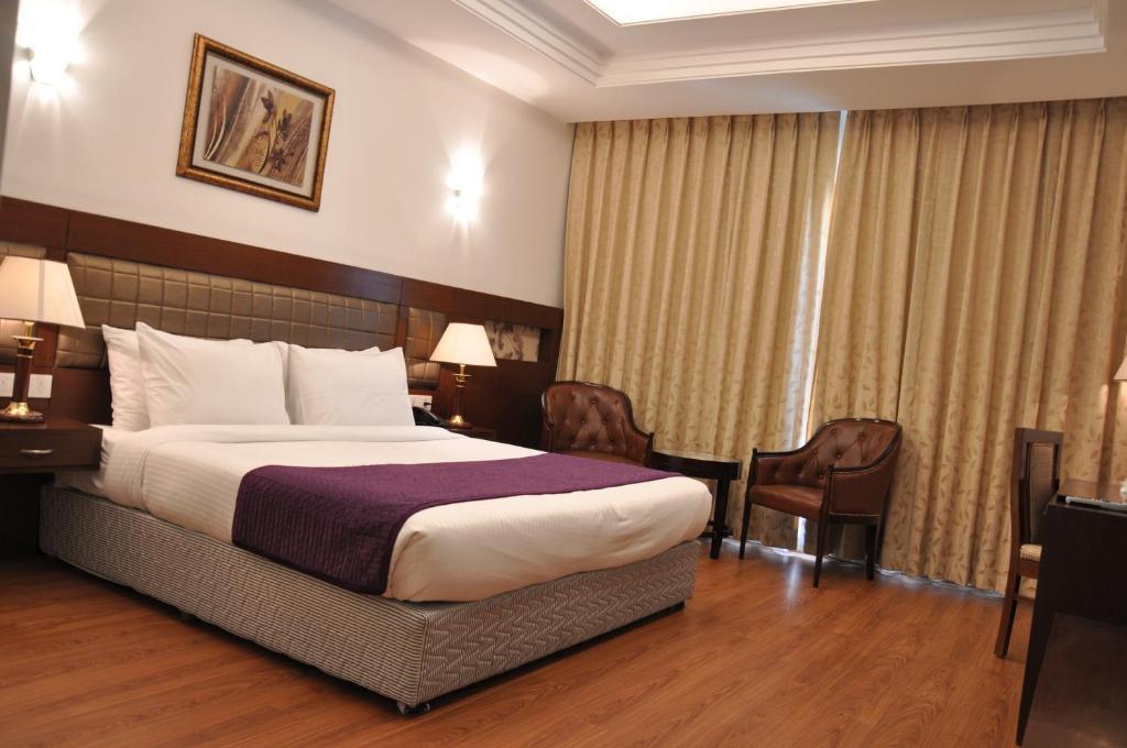 Lilywhite Hotel New Delhi
