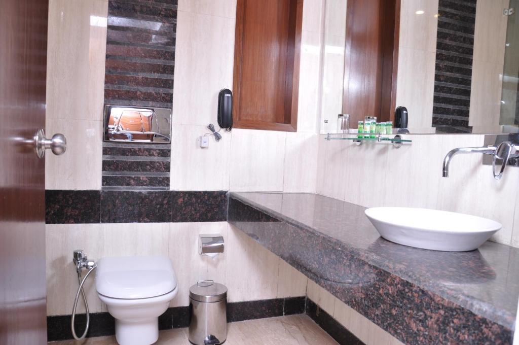 Hotel Lilywhite