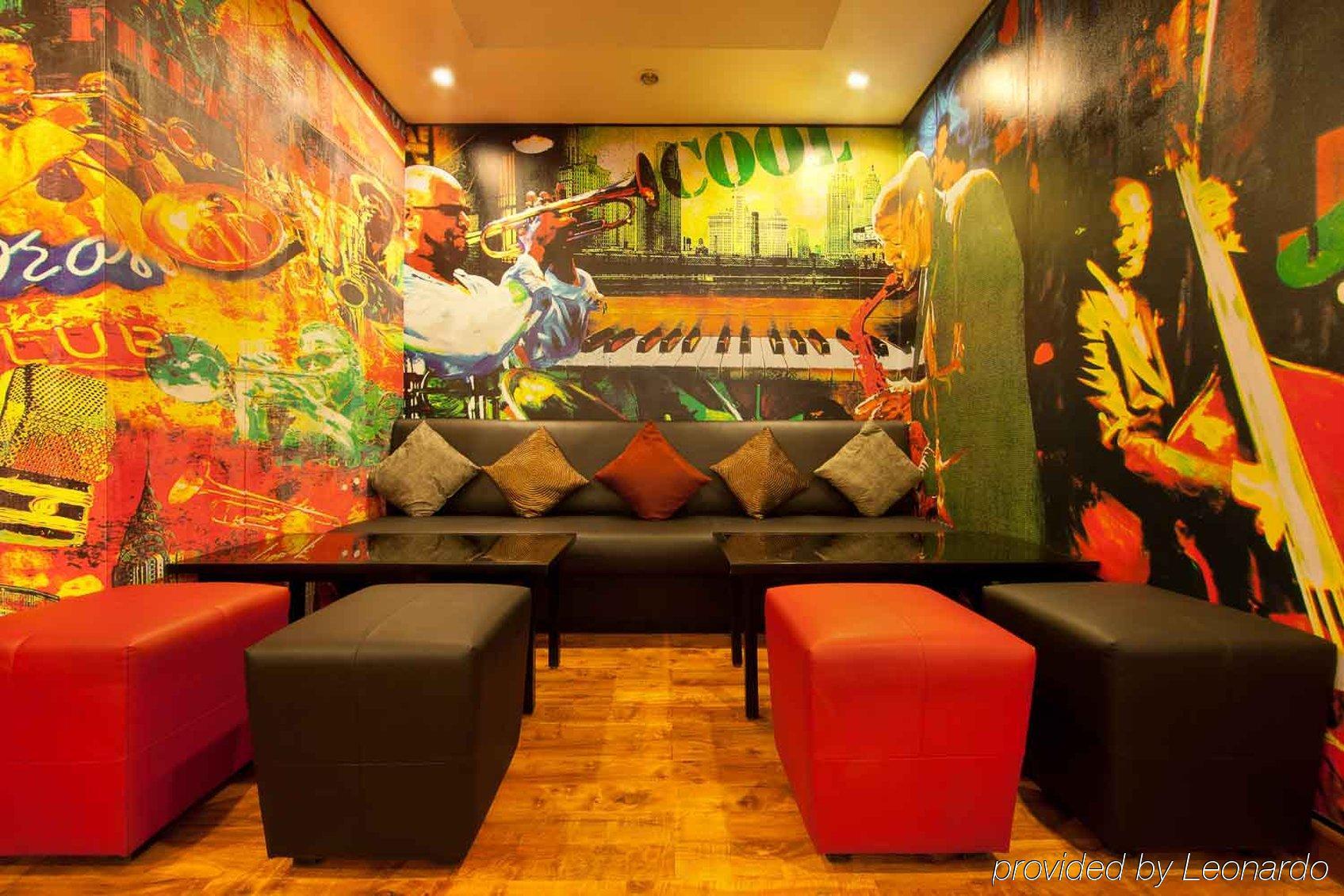 Hotel Red Fox By Lemon Tree Hotels, East