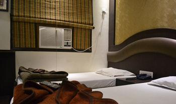 Spot Hotel 3*