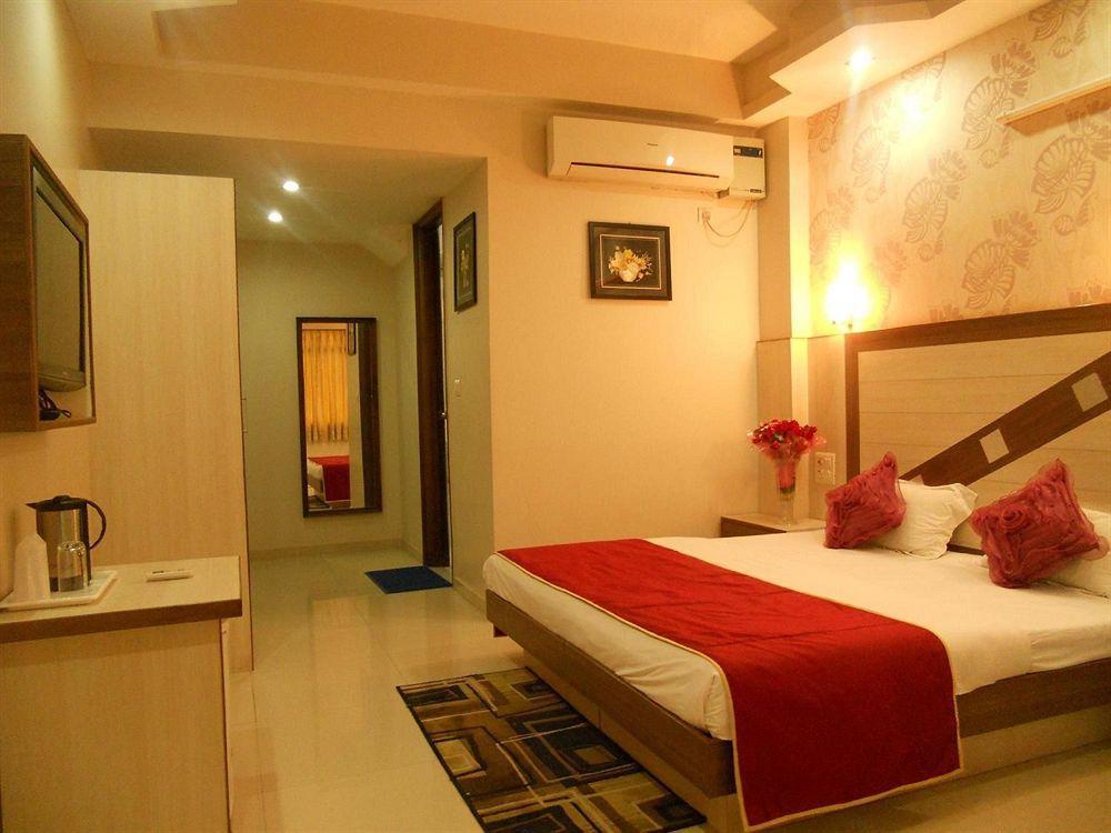 Treebo Rockwell Plaza 3*