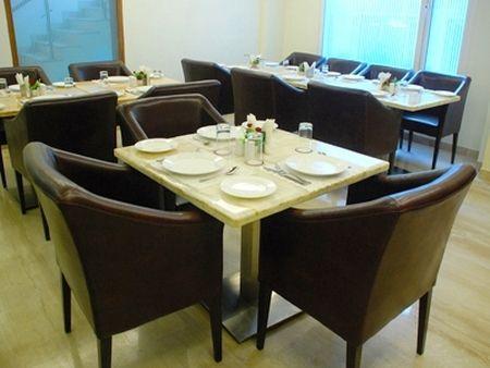Hotel Alpina & New Delhi