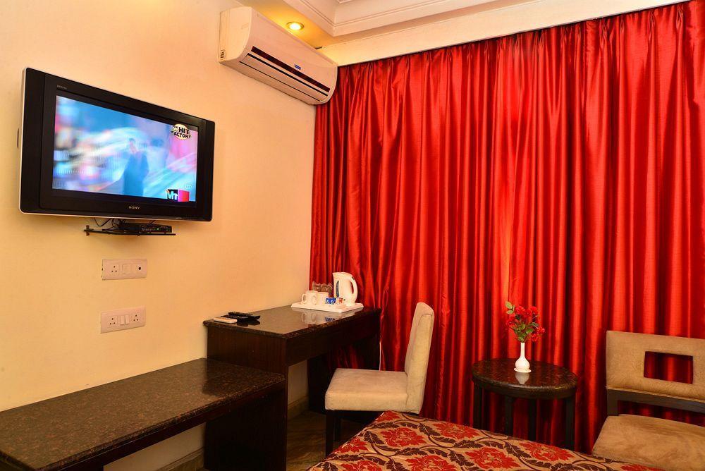 Shanti Palace West Patel Nagar Hotel 3*