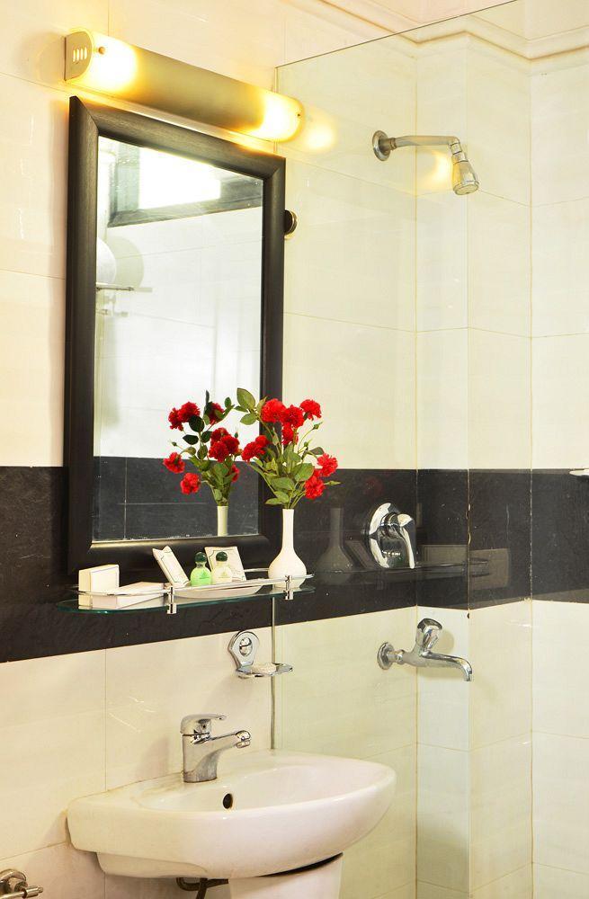 Shanti Palace West Patel Nagar Hotel 3*