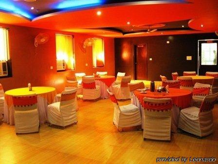 Fabexpress Grand Shoba Hotel 3*
