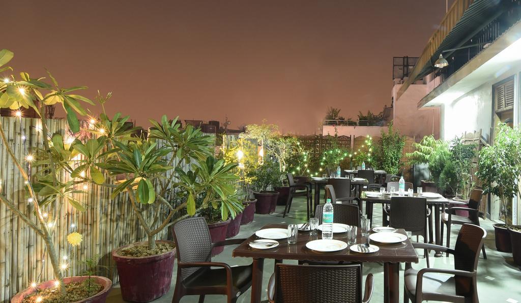 De International @ Station New Delhi
