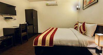 Fabhotel Cosy Palace 3*