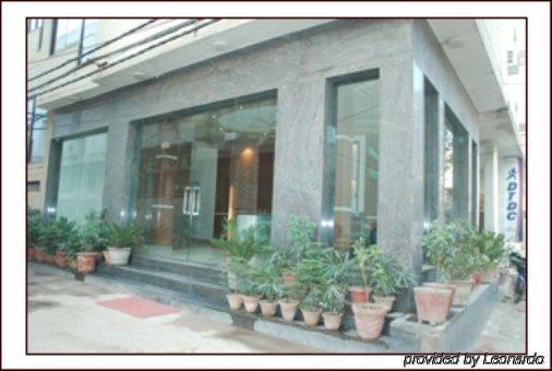 Lohmod At National Highway 8 - Free Airport Transffer Hotel