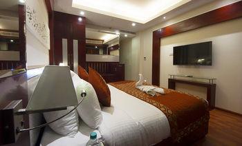 Hotel Golden Grand 4*