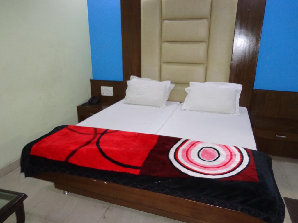 Saina International Hotel Nova Deli