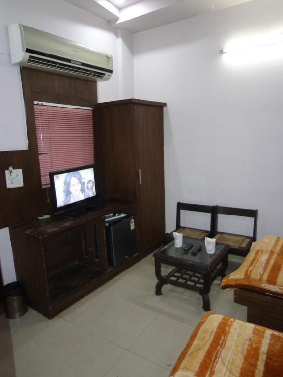 Saina International Hotel 3*