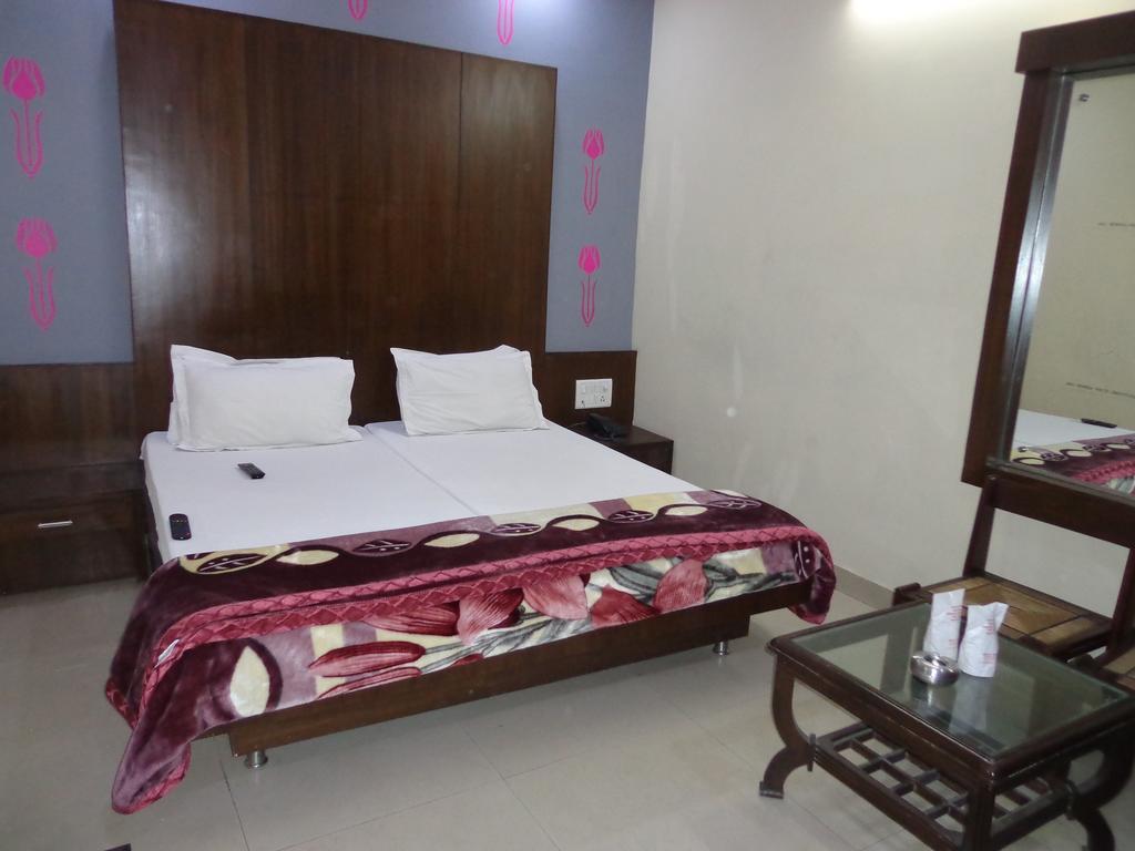 Hotel Saina International