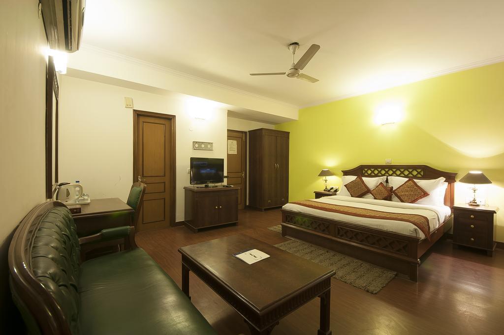 Ambica Palace 3*