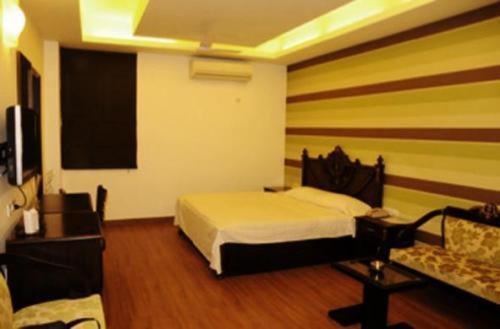 Clark Heights Hotel