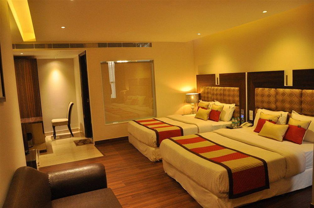 Staybook Hotel Uppal International