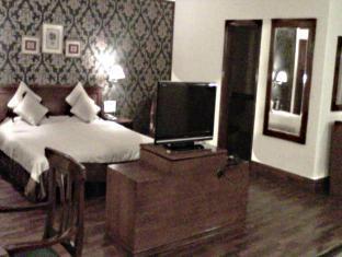 Hotel Qutub Residency