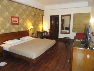 Hotel Qutub Residency 3*