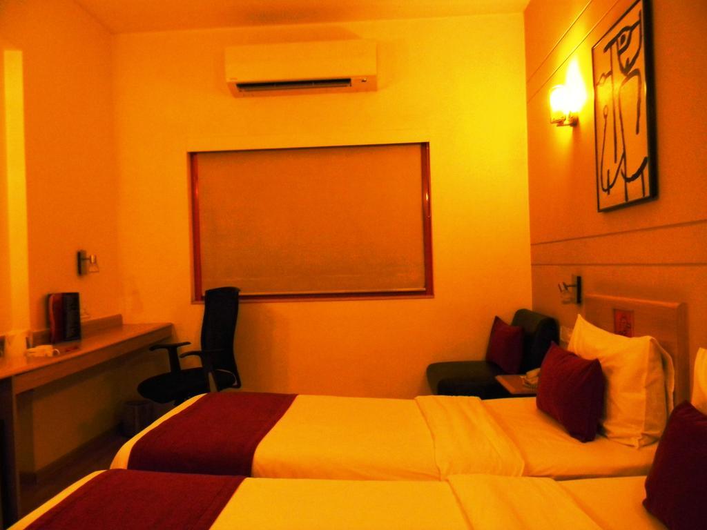 Red Fox By Lemon Tree Hotels, East Hotel