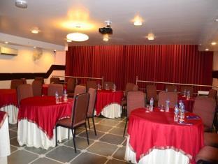 Capital O Metro View Near Satyam Inox Patel Nagar Hotel 3*