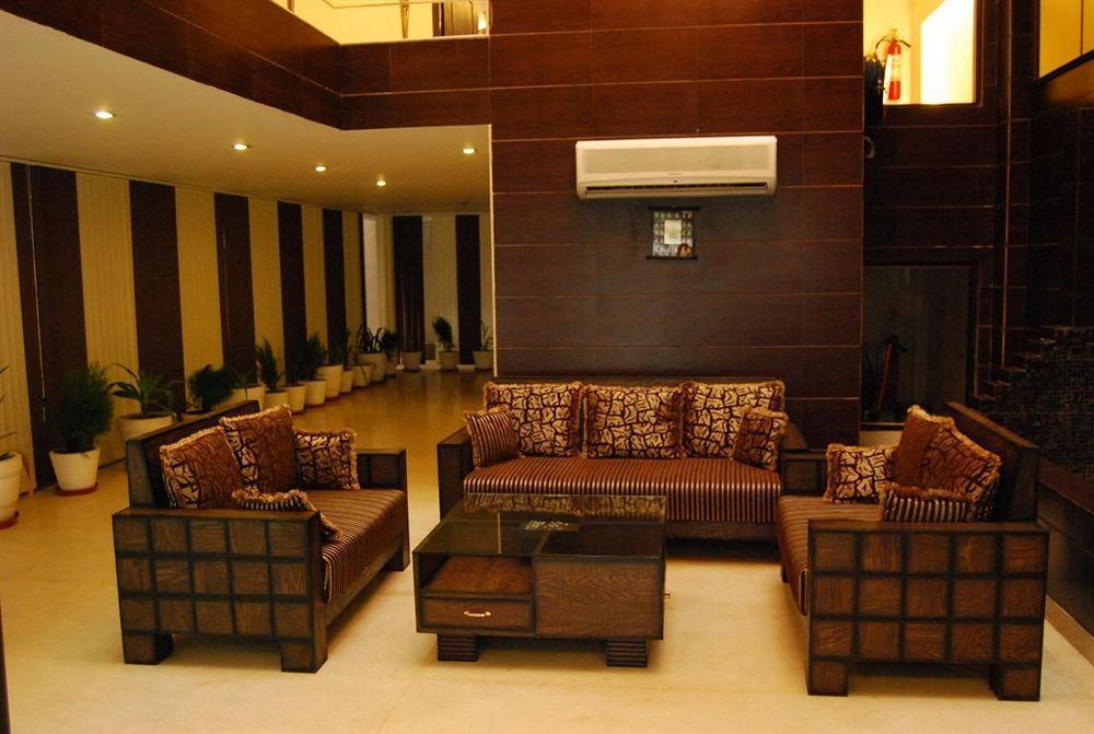 New Walnut Castle 3* Delhi (National Capital Territory of India)
