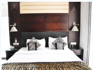 Capital O 2741 Corporate Point Hotel 3*