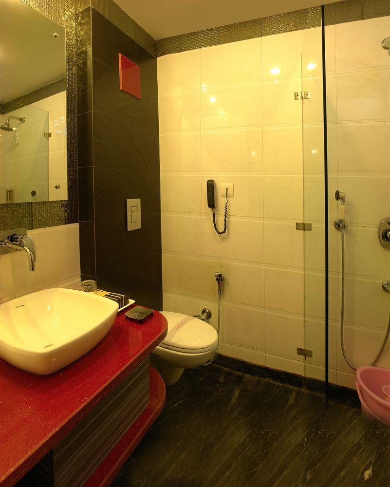 Hotel Suncourt Corporate New Delhi