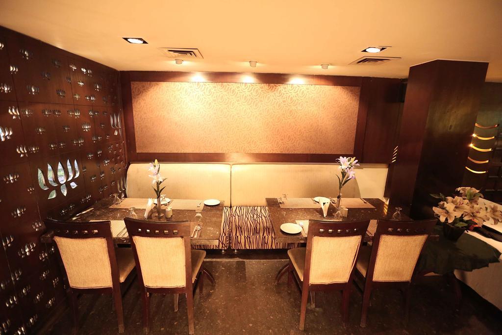 Shanti Palace West Hotel