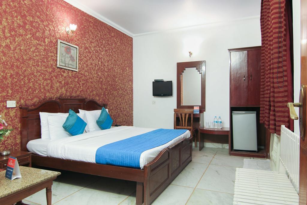 Hotel Rahul Palace 3*