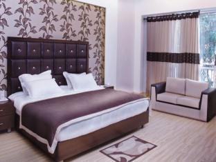 Hari's Court & Hotel New Delhi