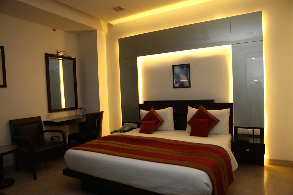 Lavish Inn 3*