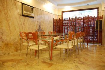 Treebo Trend Singh Sons Karol Bagh Hotel