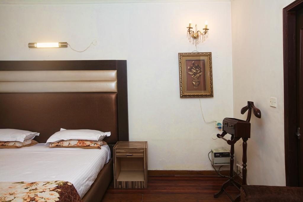 Oyo 358 Sarojini Nagar 3* New Delhi
