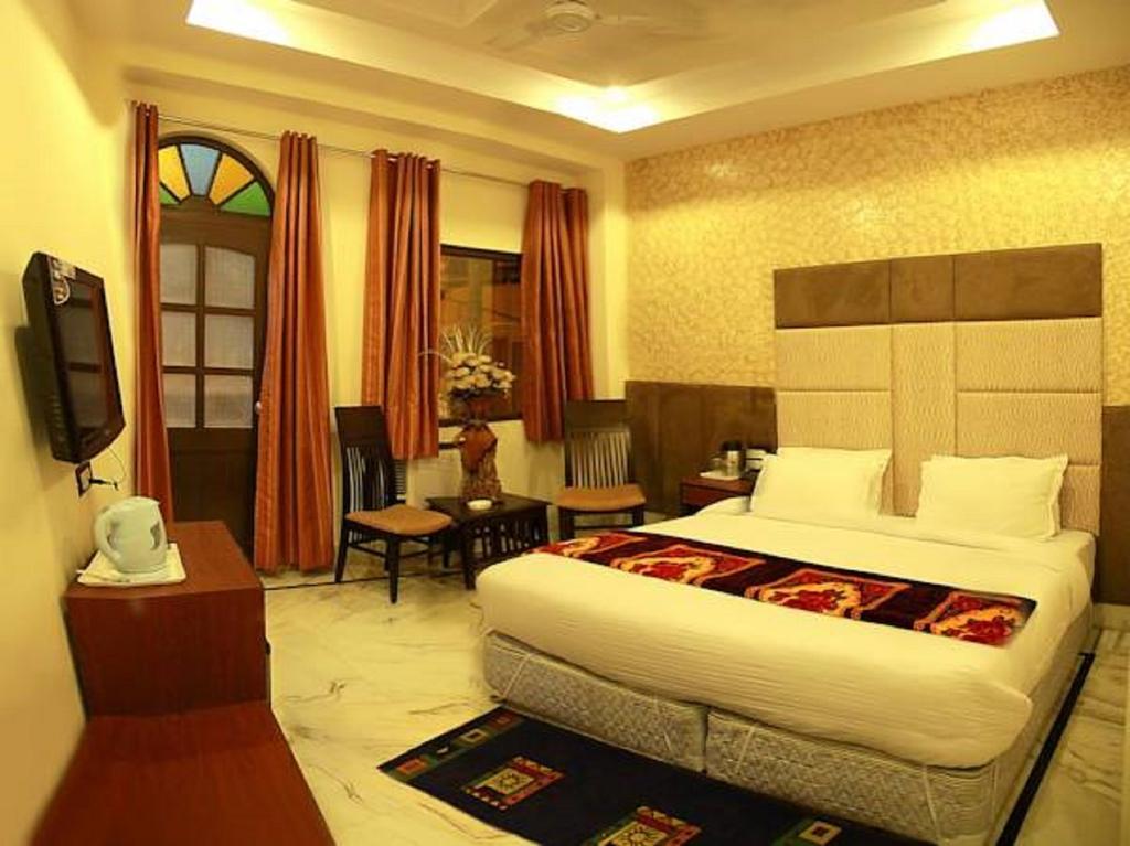 Hotel Wall City
