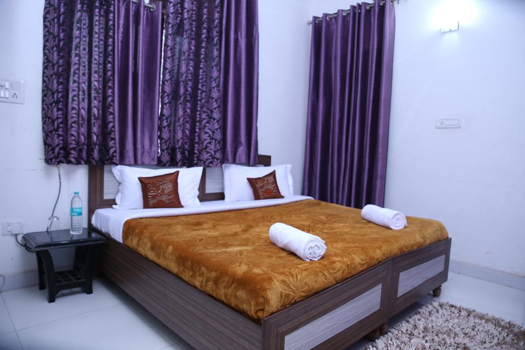 Hotel Airport Land 2*