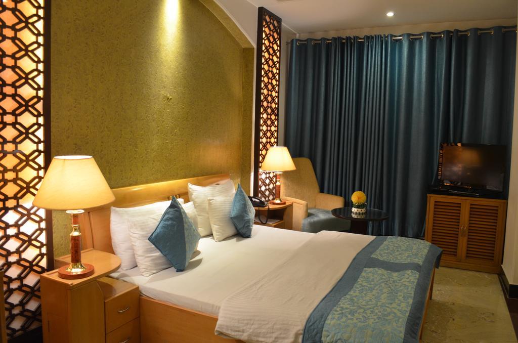 Emperor Palms Hotel 3*