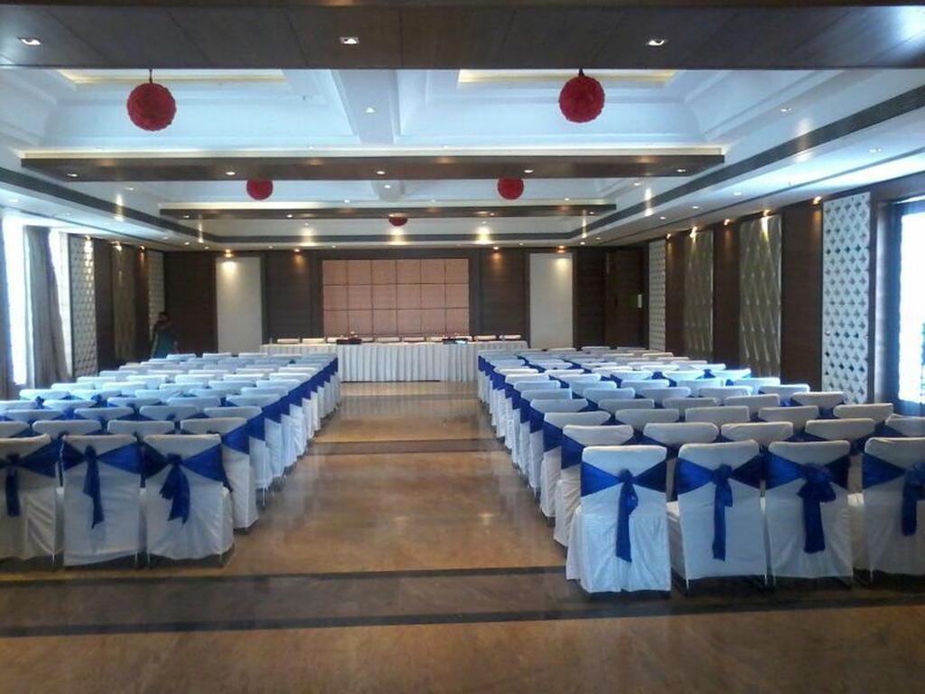 Grand Notting Hills And Hotel New Delhi