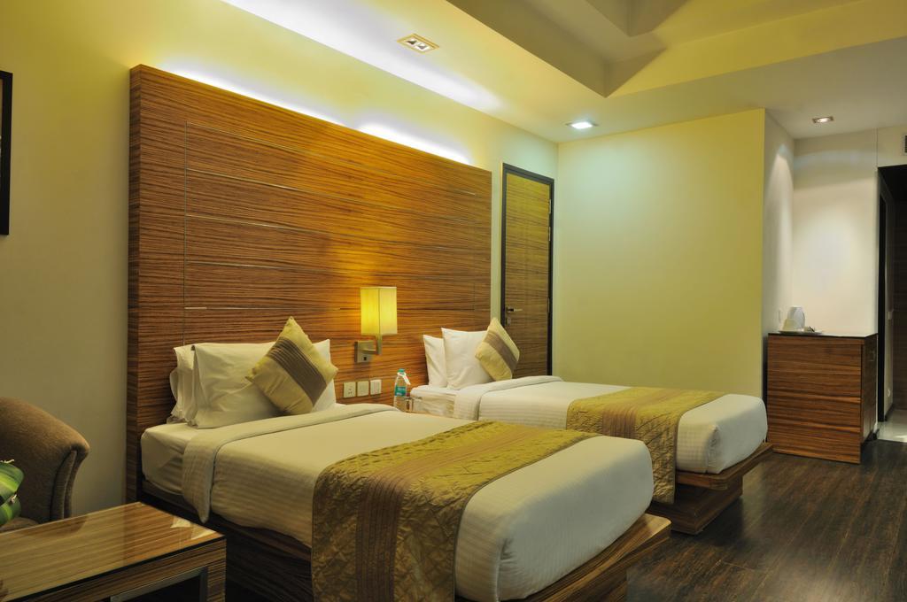Hotel Mapple Emerald New Delhi