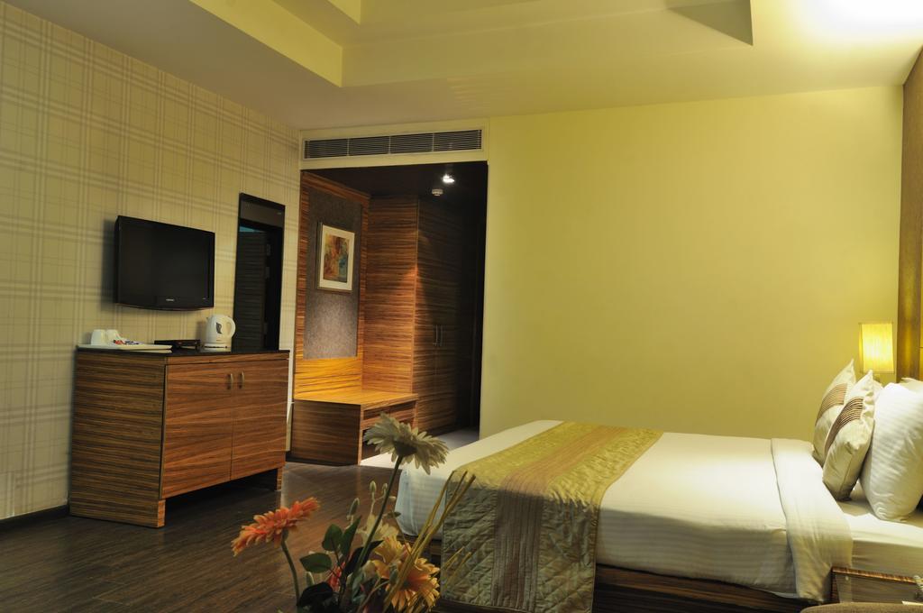 Mapple Emerald Hotel 4*