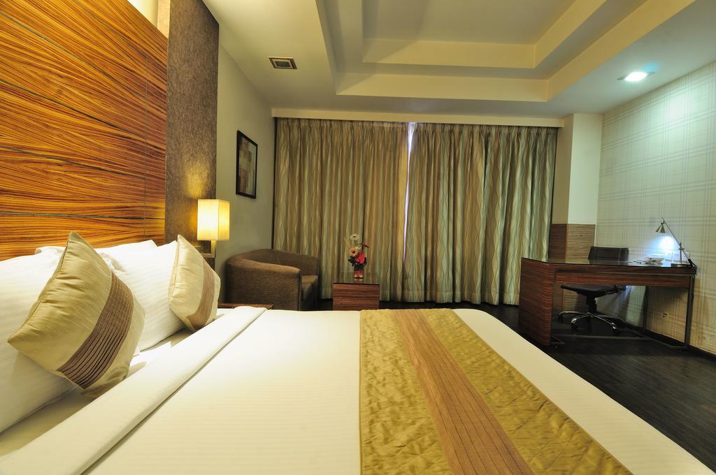 Mapple Emerald Hotel New Delhi