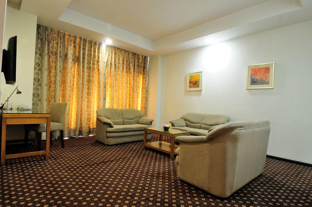 Hotel Mapple Emerald