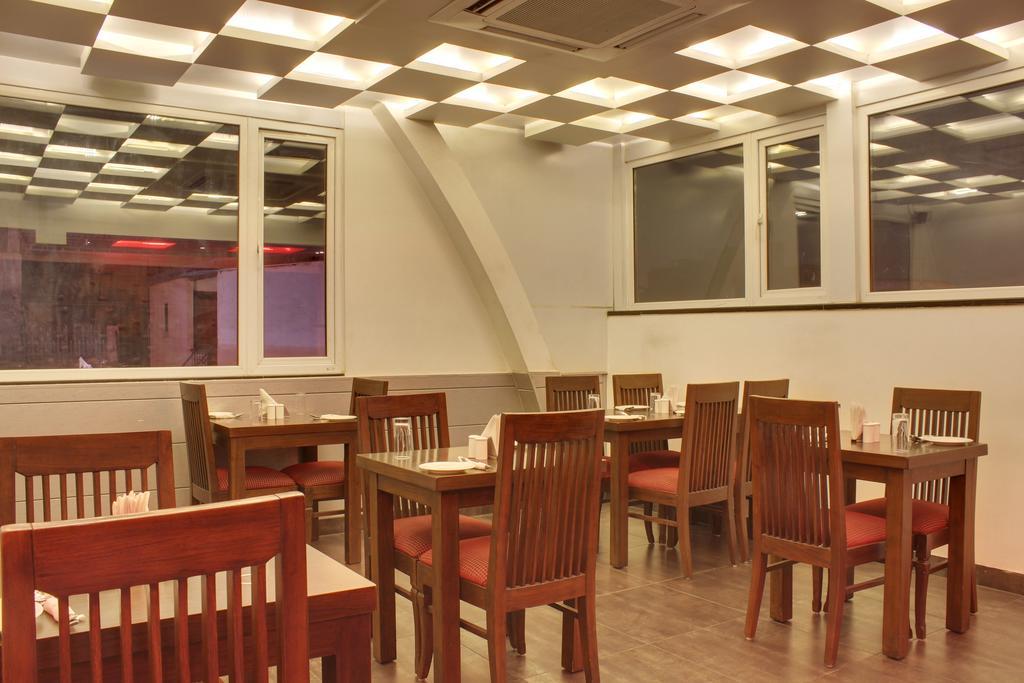 Grand Godwin - Complimentary Airport Pickup -near Ndls Railway Stn Nova Deli