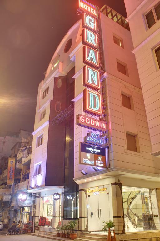 Hotel Grand Godwin - Complimentary Airport Pickup -near Ndls Railway Stn 4*